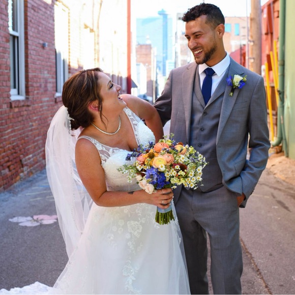 Meet your Posher, Megan Jackson! I’m bubbly, caring and far too impulsive 🙃 - Picture 2 of 3